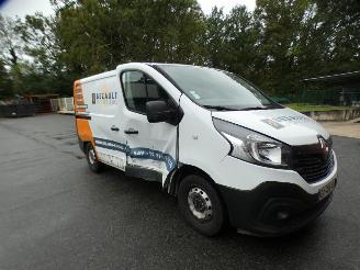 Salvage car Renault Trafic TRAFIC 3 COURT PHASE 1 - 1.6 DCI - 16V TURBO 2018/5