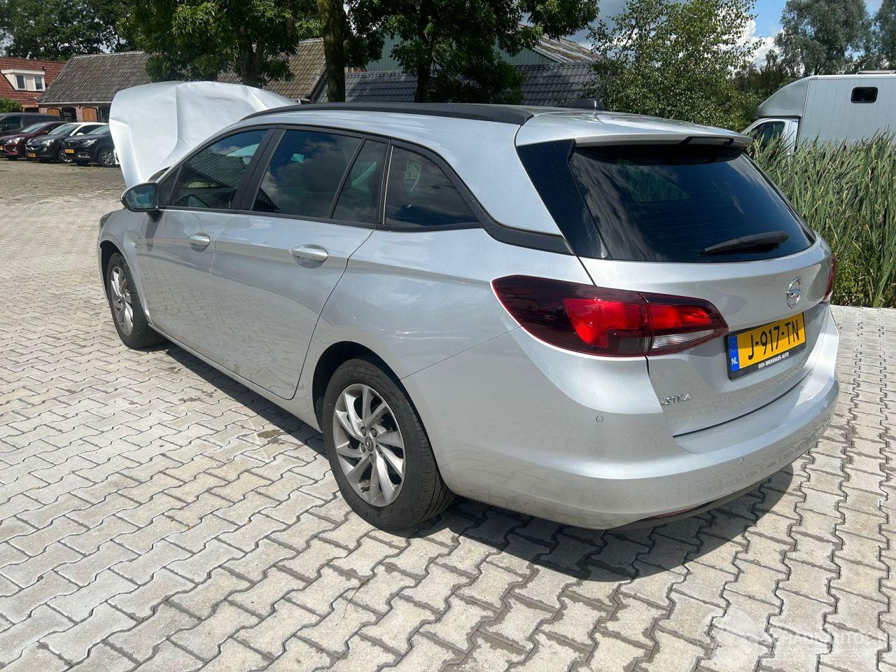 Opel Astra SPORTS TOURER 1.2 EXECUTIVE NAVI STOELVERWARMING