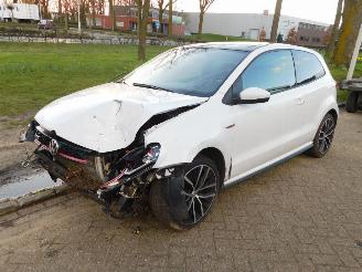uszkodzony samochody osobowe Volkswagen Polo 1.8 gti 2015/11