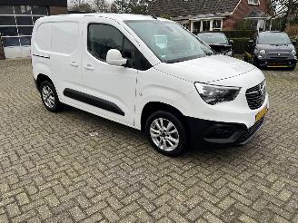 dommages fourgonnettes/vécules utilitaires Opel Combo 1.5  CDTI  L1H1 EDITION AUTOMAAT 2021/6
