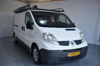 Salvage car Renault Trafic T29 L2/H1 2.0 DCI 66KW E4 2009/11