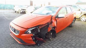 uszkodzony samochody osobowe Volvo V-40 V40 (MV), Hatchback 5-drs, 2012 / 2019 2.0 D2 16V 2016