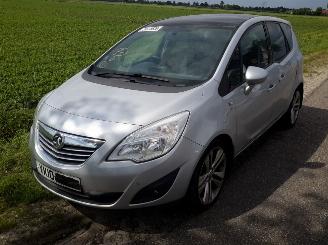 Vaurioauto  passenger cars Opel Meriva 1.4 16v turbo 2011/2