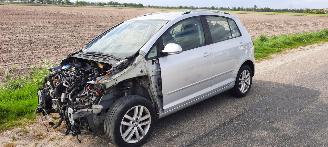 uszkodzony samochody ciężarowe Volkswagen Golf plus 1.6 tdi DSG 2012/8