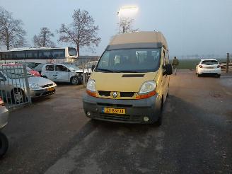 damaged scooters Renault Trafic 1200 1.9 DCI 2004/4