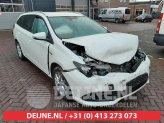 Damaged car Toyota Auris Touring Sports Auris Touring Sports (E18), Combi, 2013 / 2018 1.8 16V Hybrid 2015/12