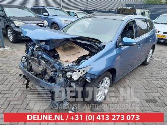 uszkodzony samochody ciężarowe Toyota Auris Touring Sports Auris Touring Sports (E18), Combi, 2013 / 2018 1.8 16V Hybrid 2016/2