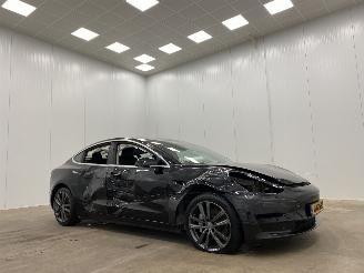 Voiture accidenté Tesla Model 3 Standard Plus 60 kWh RWD 2019/12