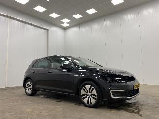 Salvage car Volkswagen e-Golf DSG 100kw 5-drs Navi Clima 2019/7