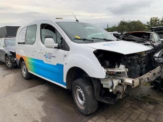 damaged trailers Peugeot Partner Partner (GC/GF/GG/GJ/GK), Van, 2008 / 2018 1.6 BlueHDi 100 2015/10