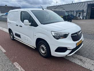 Schade bestelwagen Opel Combo 1.5D 75KW AIRCO KLIMA NAVI SCHUIFDEUR EURO6 2021/6