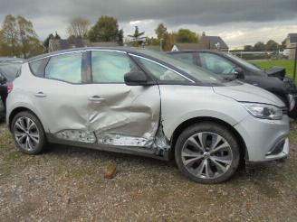 Damaged car Renault Grand-scenic grand-scenic hybride 1.5 DCI 2017/8