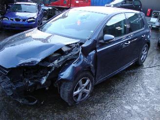 uszkodzony samochody osobowe Volkswagen Golf  2012/1