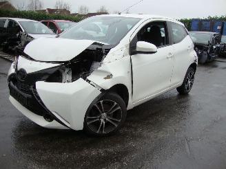 Damaged car Toyota Aygo  2016/1
