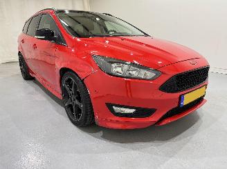 Schadeauto Ford Focus Wagon 1.5 ST Red Edition 2016/3