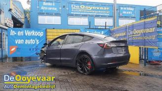 Voiture accidenté Tesla Model 3 Model 3, Sedan, 2017 EV AWD 2018/10
