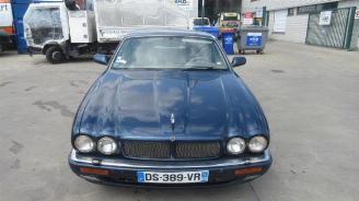 Voiture accidenté Jaguar XJ  1996/6