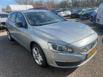 Volvo V-60 2.4 D5 TWIN ENGINE AUTOMAAT BJ 2016 picture 5
