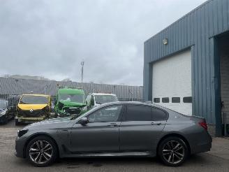 Salvage car BMW 7-serie 740 IPERFORMANCE HIGH EXECUTIVE BJ 2017 125000 KM 2017/9
