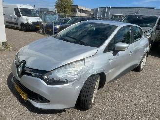 Renault Clio 1.5 dCi ECO Expression BJ 2013 305585 KM picture 6