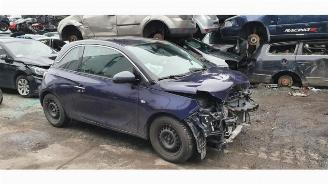 Voiture accidenté Opel Adam Adam, Hatchback 3-drs, 2012 / 2019 1.4 16V 2014/5