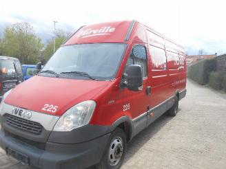 Schadeauto Iveco Daily DAILY MAXI 3.0 MTM 3500 KG !!! AUTOMAAT 2012/4