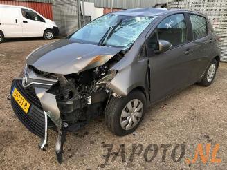 Damaged car Toyota Yaris Yaris III (P13), Hatchback, 2010 / 2020 1.0 12V VVT-i 2016/5