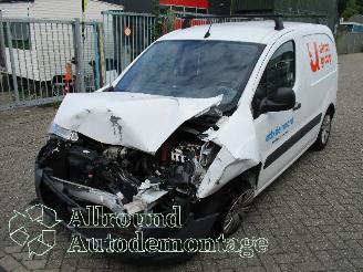 Voiture accidenté Citroën Berlingo Berlingo Van 1.6 Hdi, BlueHDI 75 (DV6ETED(9HN)) [55kW]  (07-2010/06-20=
18) 2014