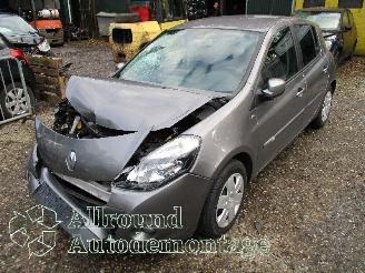 Voiture accidenté Renault Clio Clio III (BR/CR) Hatchback 1.5 dCi FAP (K9K-770(K9K-67)) [65kW]  (08-2=
010/12-2014) 2012