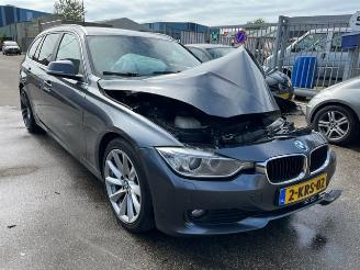 Voiture accidenté BMW 3-serie 320d  MINERALGRAU METALLIC (B39) 2013/8
