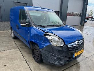 uszkodzony samochody osobowe Opel Combo 1.6 CDTI 2013/5