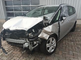 damaged passenger cars Opel Zafira Zafira Tourer (P12) MPV 1.4 Turbo 16V EcoFLEX (B14NET(Euro 6)) [103kW]=
  (10-2011/05-2016) 2015/10