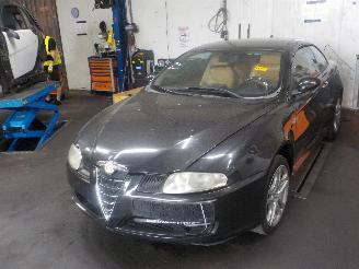 Damaged car Alfa Romeo GT GT (937) Coupé 2.0 JTS 16V (937.A.1000) [121kW]  (11-2003/09-2010) 2004/10