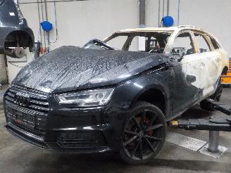 Voiture accidenté Audi A4 A4 Avant (B9) Combi 3.0 TDI V6 24V (CSWB) [160kW]  (10-2015/08-2018) 2017
