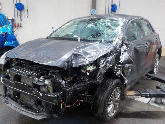 Voiture accidenté Kia Rio Rio IV (YB) Hatchback 1.0i T-GDi 100 12V (G3LC) [74kW]  (01-2017/09-20=
20) 2019/6