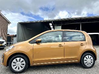 Damaged car Volkswagen Up 1.0 BMT 60pk high up! 5drs - airco - cruise - stoelverw - city safety system - regensensor - luxe uitvoering 2017/7