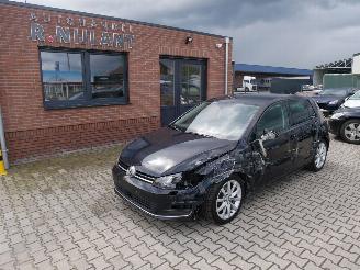 damaged passenger cars Volkswagen Golf VII HIGHLINE 2015/7