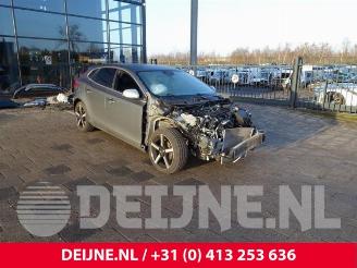 danneggiata veicoli commerciali Volvo V-40 V40 (MV), Hatchback 5-drs, 2012 / 2019 2.0 D2 16V 2015/10