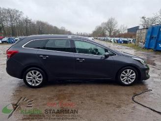 damaged commercial vehicles Kia Cee d Cee'd Sportswagon (JDC5), Combi, 2012 / 2018 1.6 GDI 16V 2017/2
