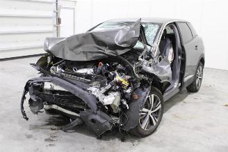Damaged car Peugeot 3008  2022/3