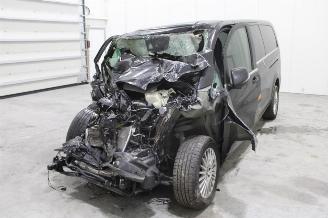 Damaged car Mercedes V-klasse V 250 2022/5