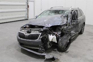 Damaged car Skoda Octavia  2019/6