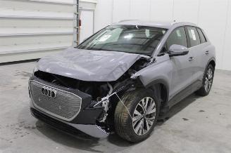 uszkodzony samochody osobowe Audi Q4  2023/5