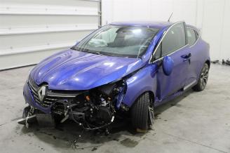 Damaged car Renault Clio  2021/9