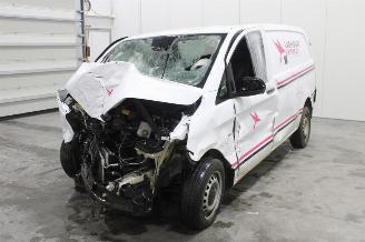 damaged passenger cars Mercedes Vito  2021/10