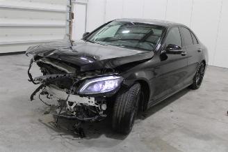 Damaged car Mercedes C-klasse C 300 2020/11