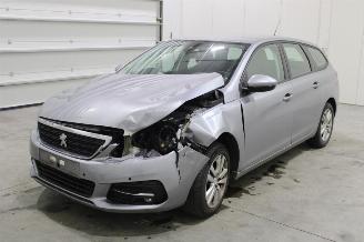 Damaged car Peugeot 308  2021/9