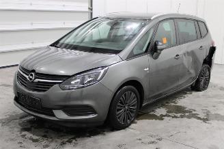 voitures fourgonnettes/vécules utilitaires Opel Zafira  2019/4