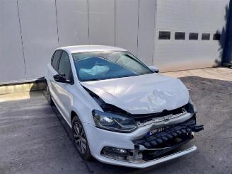 Damaged car Volkswagen Polo Polo V (6R), Hatchback, 2009 / 2017 1.4 TDI 2014/10