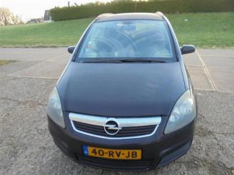 Auto incidentate Opel Zafira Zafira (M75), MPV, 2005 / 2015 1.9 CDTI 2005/9